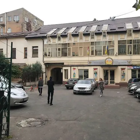 אורחן Next To Deribasivska *