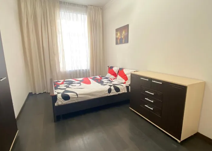 宾馆 Next To Deribasivska 敖德萨