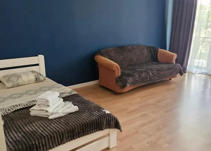 Next To Deribasivska 宾馆 *