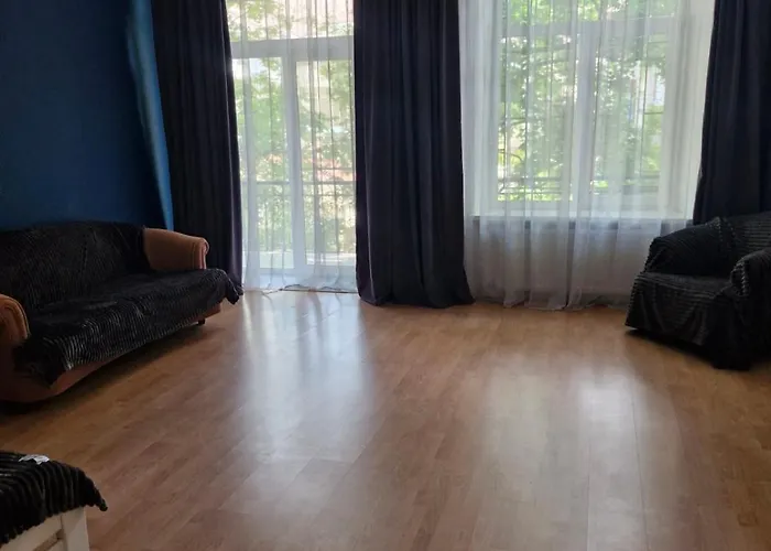 אורחן Next To Deribasivska *