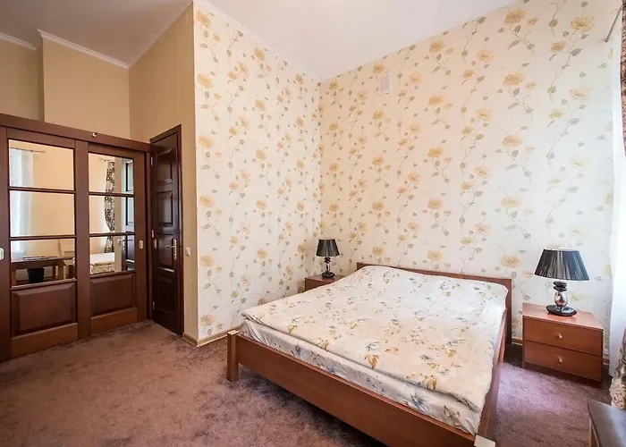 אורחן Next To Deribasivska