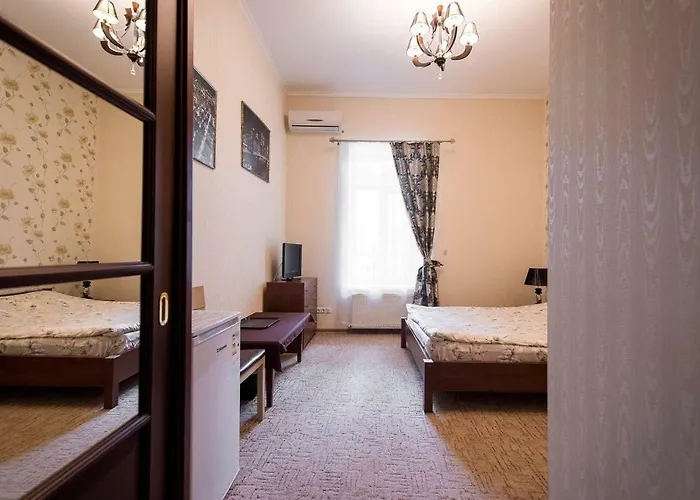 Next To Deribasivska אורחן