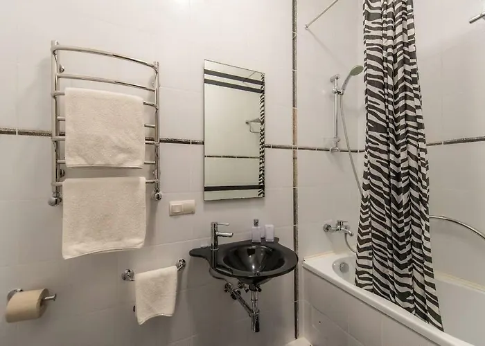 אורחן Next To Deribasivska *