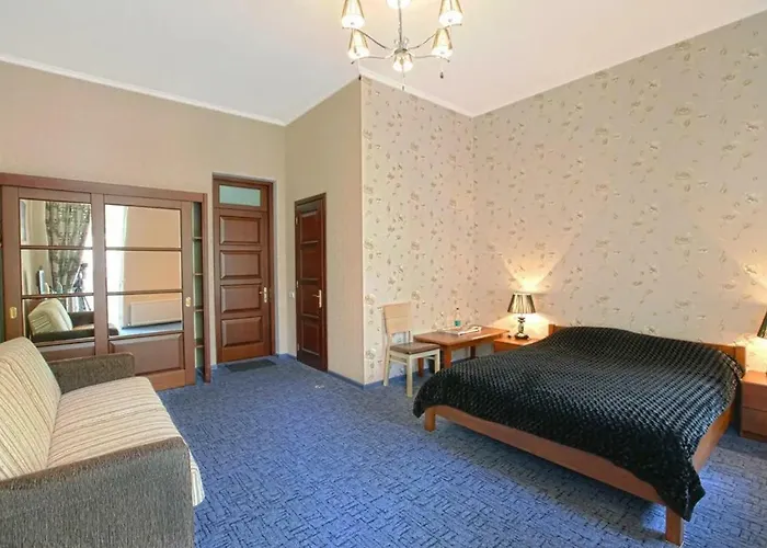 Next To Deribasivska *