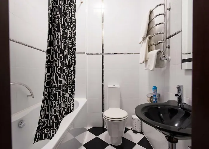 宾馆 Next To Deribasivska