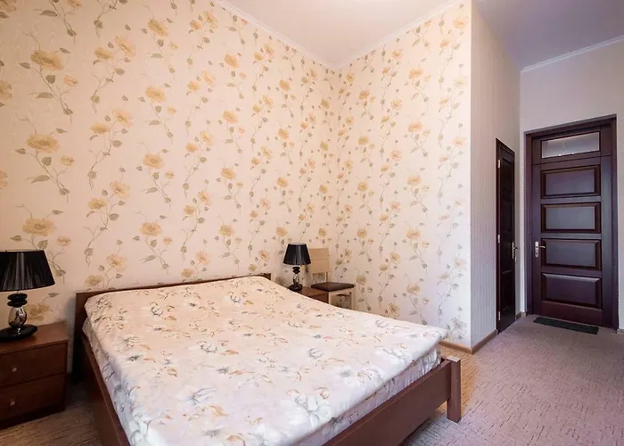 宾馆 Next To Deribasivska