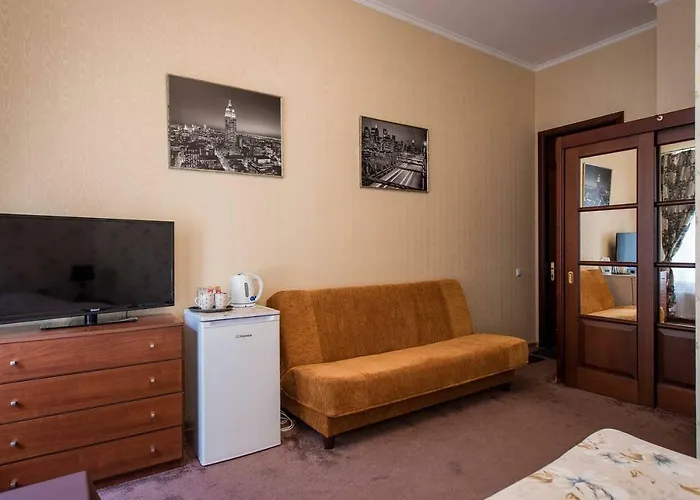 宾馆 Next To Deribasivska 敖德萨