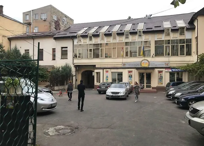 אורחן Next To Deribasivska *