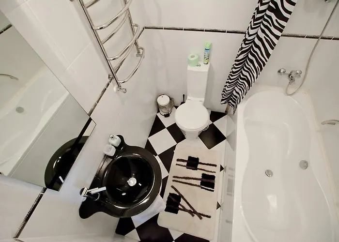 Next To Deribasivska 宾馆